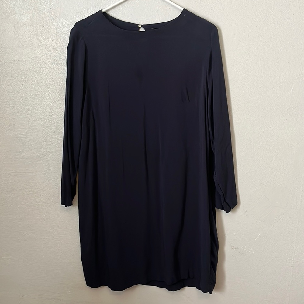 H&M’s Navy Long shirt size 14 Rayon.